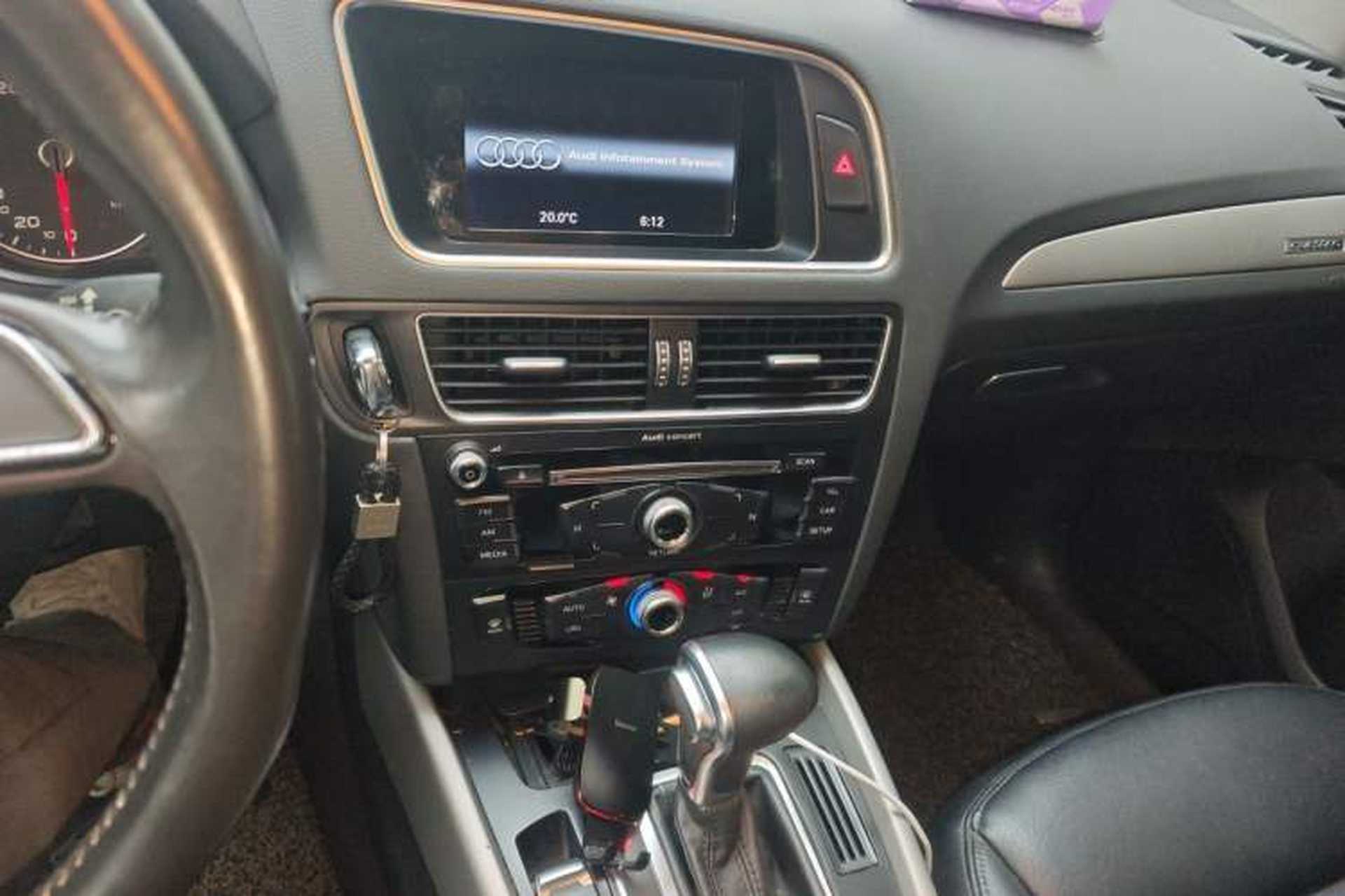 Used Audi Q5 2016 40 TFSI Trendy Edition Audio And AC Panel