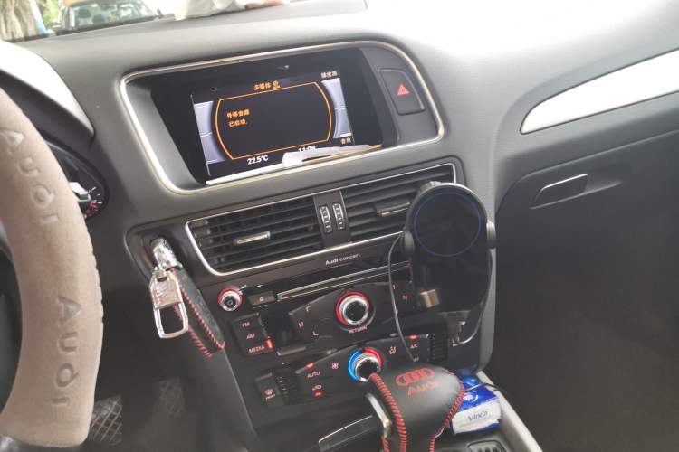 Used Audi Q5 2016 40 TFSI Trendy Edition Audio And AC Panel