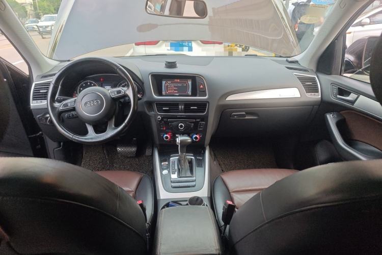 Used Audi Q5 2016 40 TFSI Technology Edition Center Console