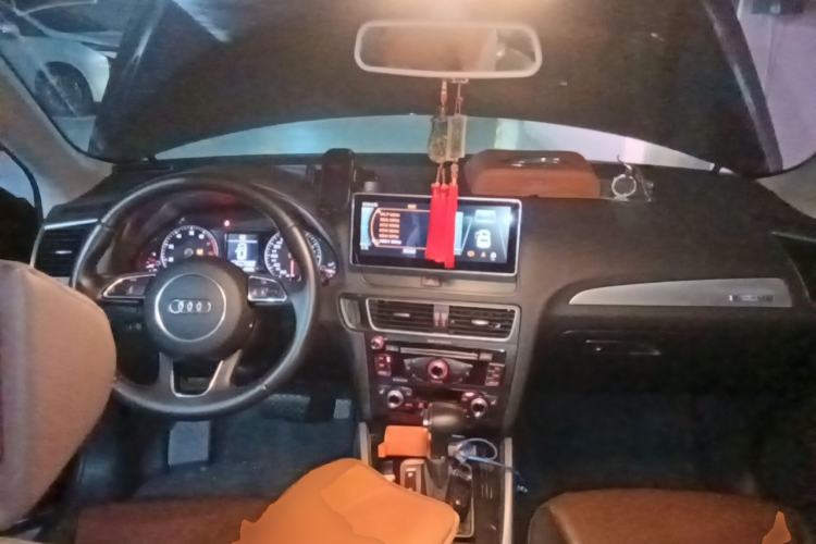 Used Audi Q5 2016 40 TFSI Technology Edition Center Console