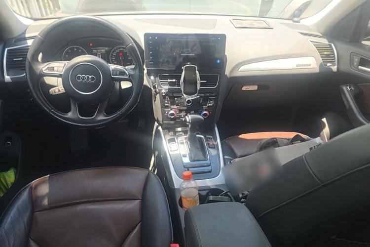 Used Audi Q5 2016 40 TFSI Technology Edition Center Console