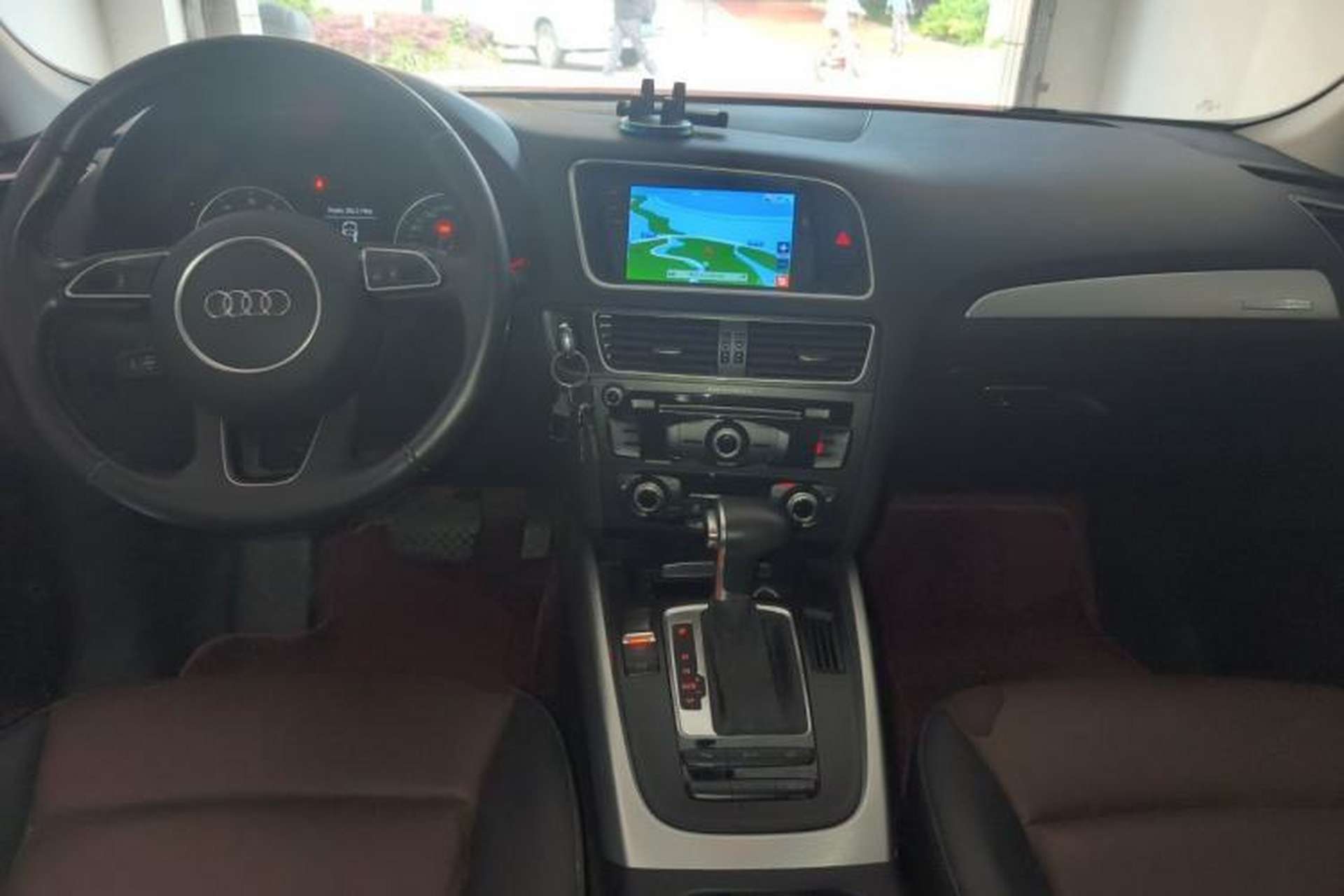Used Audi Q5 2016 40 TFSI Technology Edition Center Console