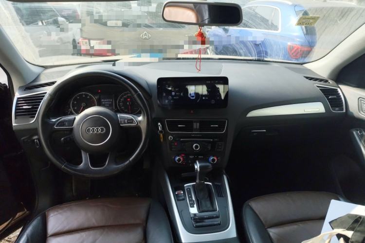 Used Audi Q5 2016 40 TFSI Technology Edition Center Console