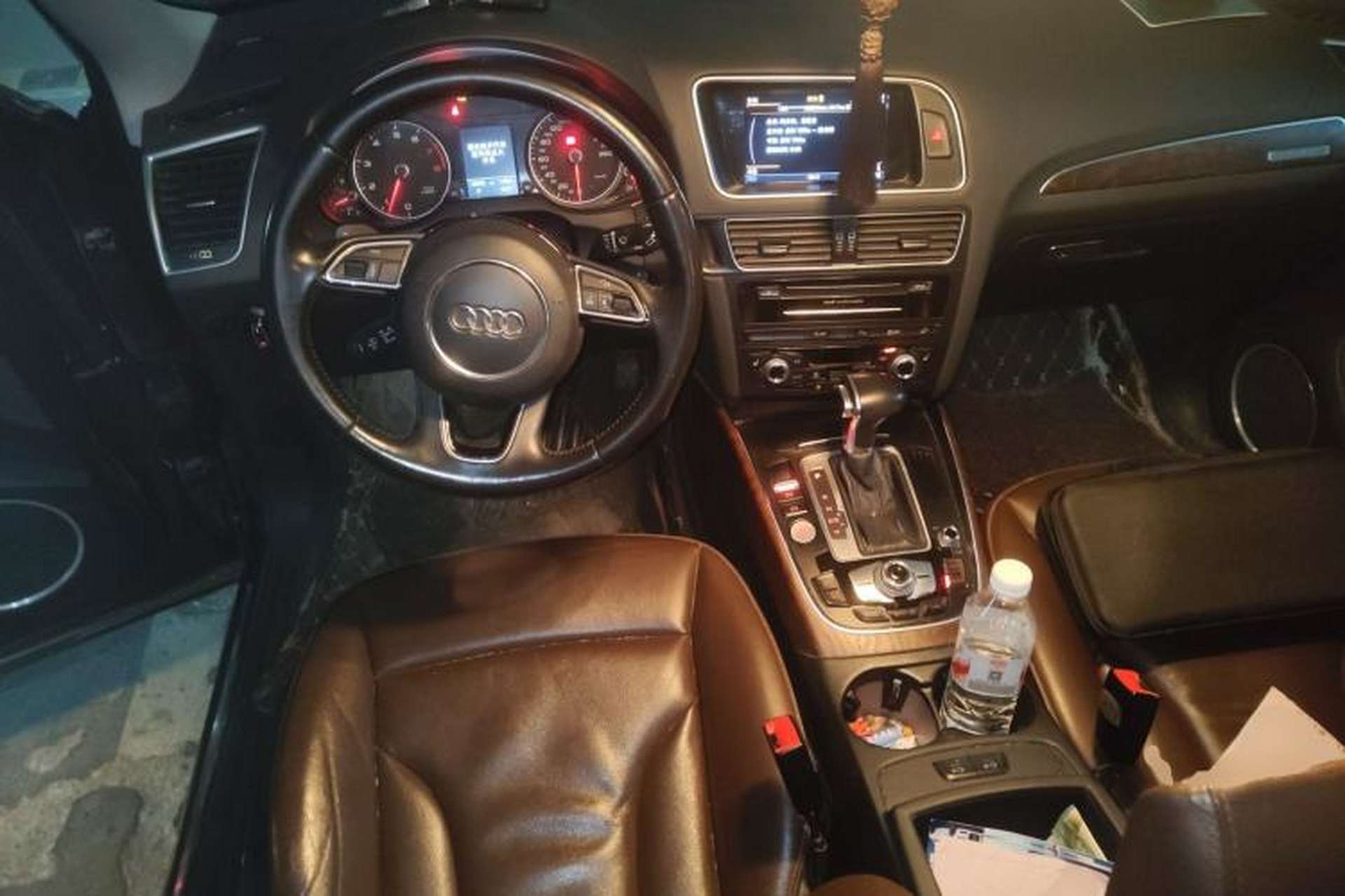 Used Audi Q5 2016 40 TFSI Comfort Model Center Console
