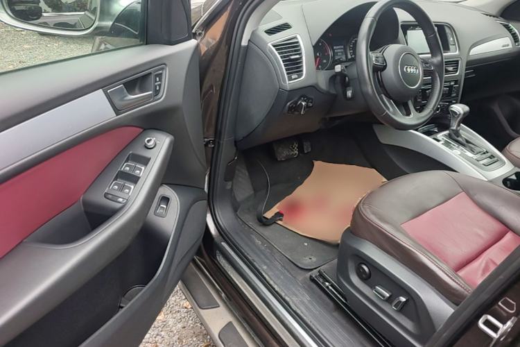 Used Audi Q5 2016 40 TFSI Trendy Edition Driver Seat