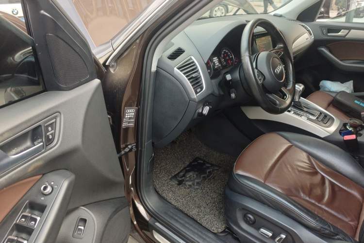 Used Audi Q5 2016 40 TFSI Technology Edition Driver Seat
