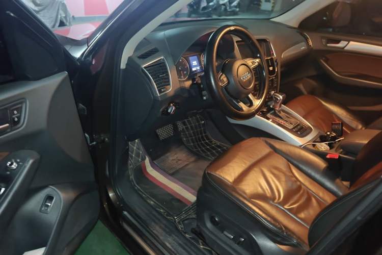 Used Audi Q5 2016 40 TFSI Technology Edition Driver Seat