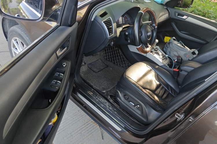 Used Audi Q5 2016 40 TFSI Trendy Edition Driver Seat