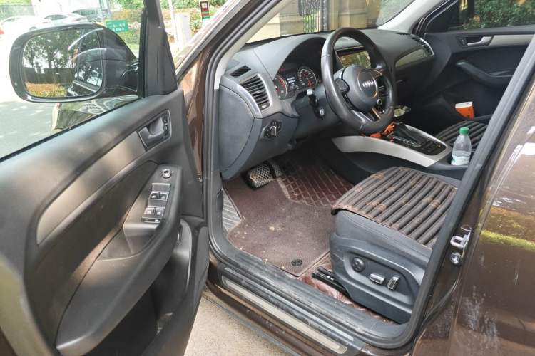 Used Audi Q5 2016 40 TFSI Trendy Edition Driver Seat