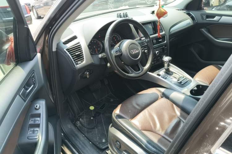 Used Audi Q5 2016 40 TFSI Technology Edition Driver Seat