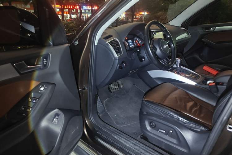 Used Audi Q5 2016 40 TFSI Technology Edition Driver Seat
