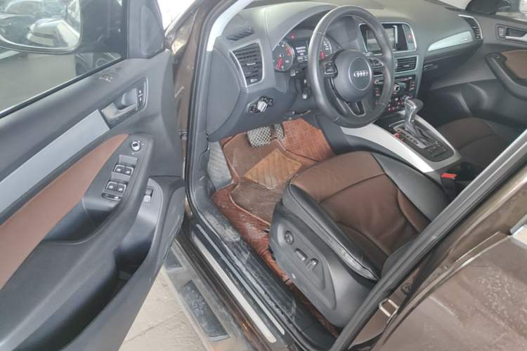 Used Audi Q5 2016 40 TFSI Technology Edition Driver Seat