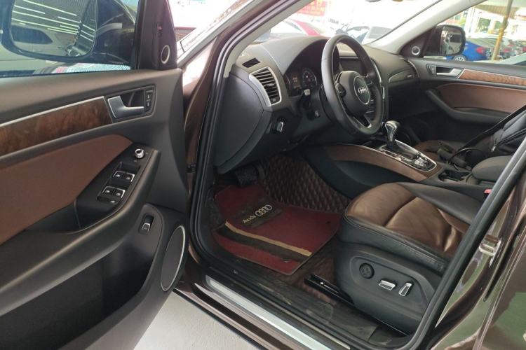 Used Audi Q5 2016 40 TFSI Comfort Model Driver Seat