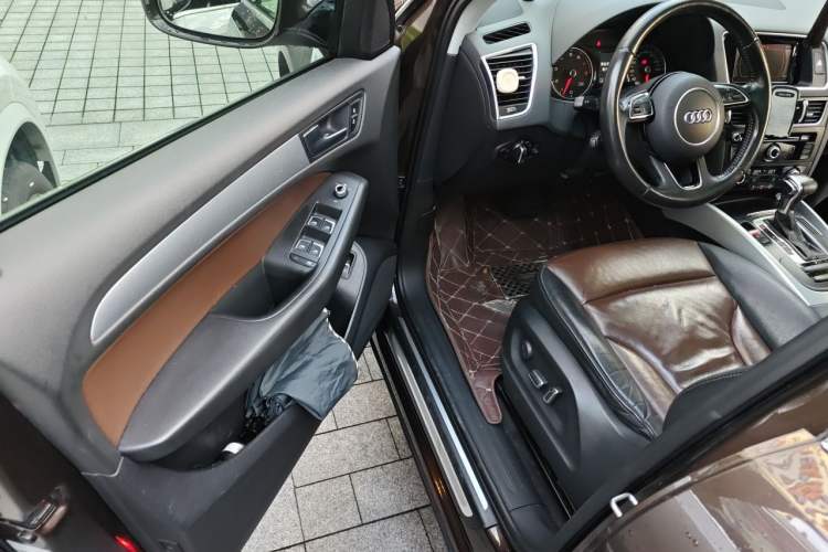 Used Audi Q5 2016 40 TFSI Technology Edition Driver Seat