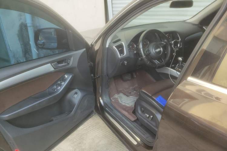 Used Audi Q5 2016 40 TFSI Technology Edition Driver Seat