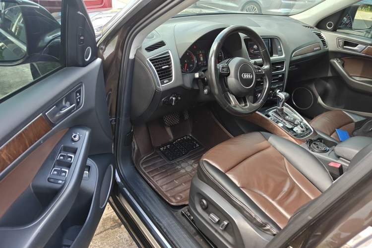 Used Audi Q5 2016 40 TFSI Comfort Model Driver Seat