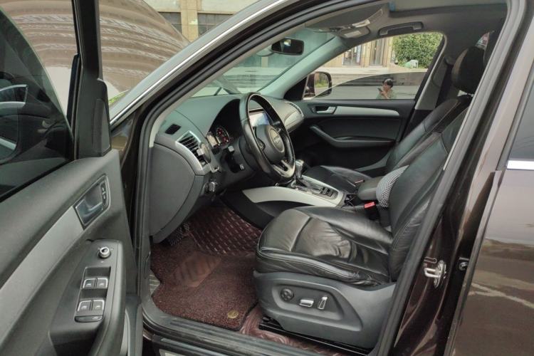 Used Audi Q5 2016 40 TFSI Technology Edition Driver Seat
