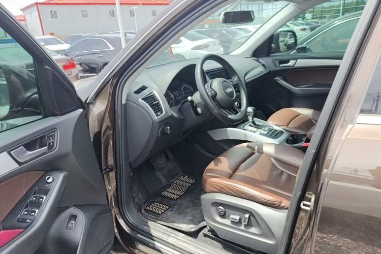 Used Audi Q5 2016 40 TFSI Technology Edition Driver Seat