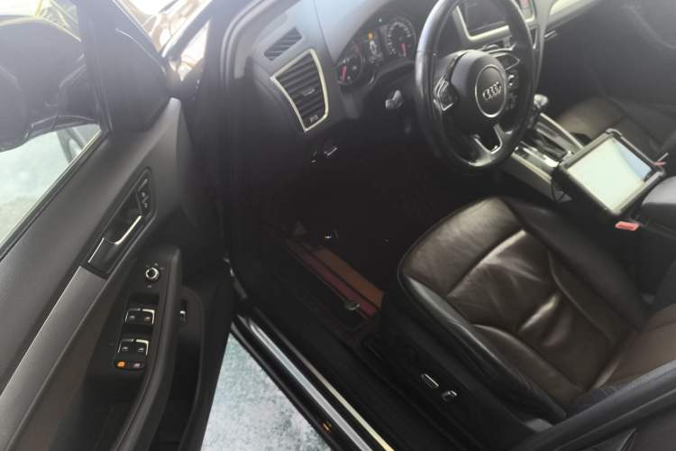 Used Audi Q5 2016 40 TFSI Technology Edition Driver Seat