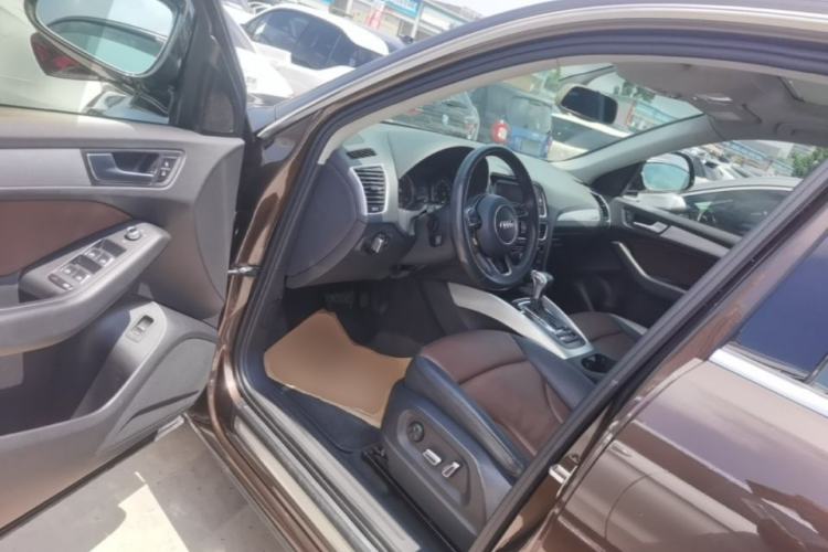 Used Audi Q5 2016 40 TFSI Technology Edition Driver Seat