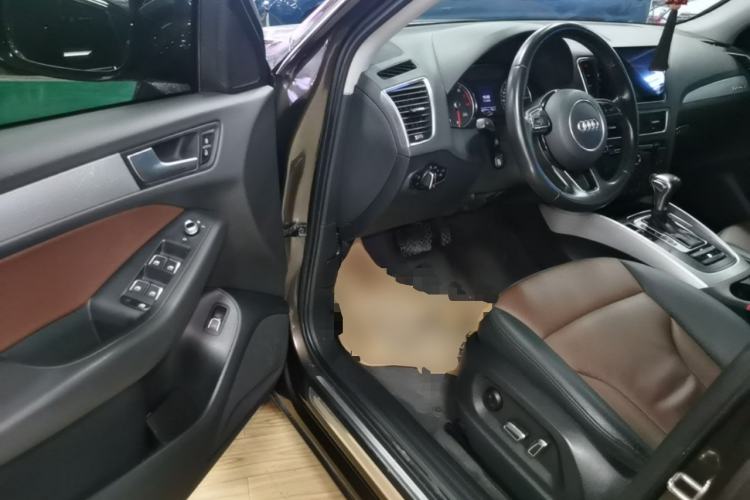 Used Audi Q5 2016 40 TFSI Technology Edition Driver Seat