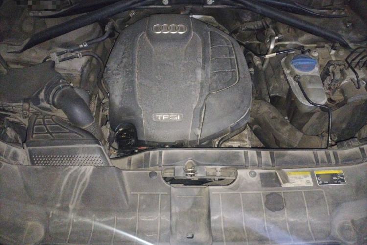 Used Audi Q5 2016 40 TFSI Comfort Model Engine Bay