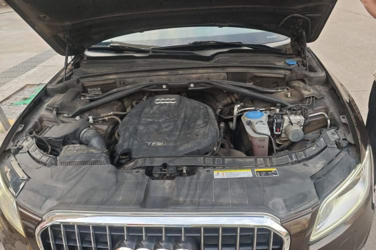 Used Audi Q5 2016 40 TFSI Technology Edition Engine Bay