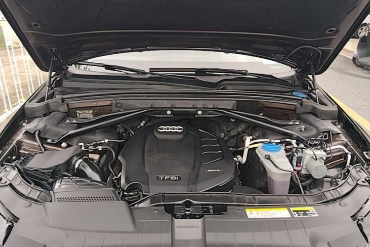 Used Audi Q5 2016 40 TFSI Technology Edition Engine Bay