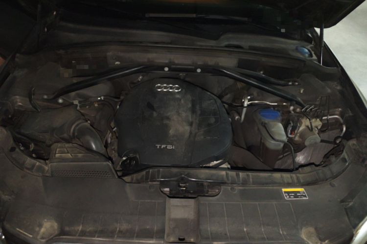 Used Audi Q5 2016 40 TFSI Technology Edition Engine Bay