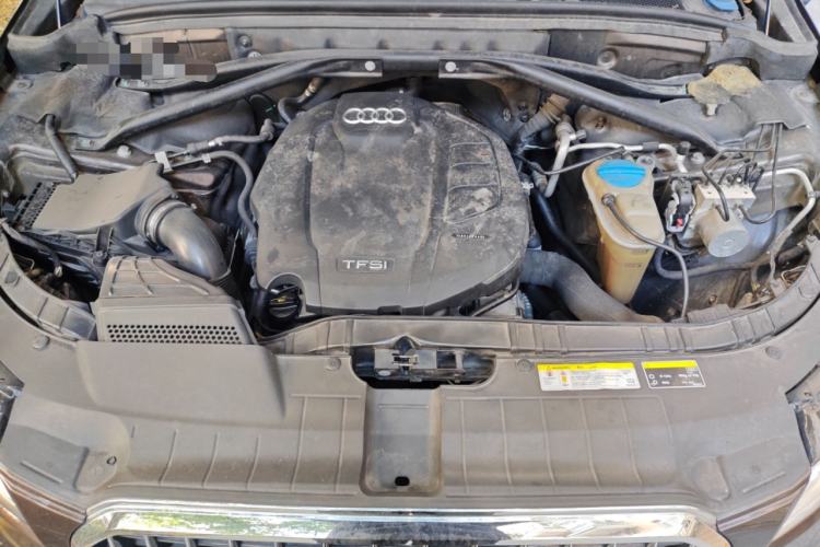 Used Audi Q5 2016 40 TFSI Comfort Model Engine Bay