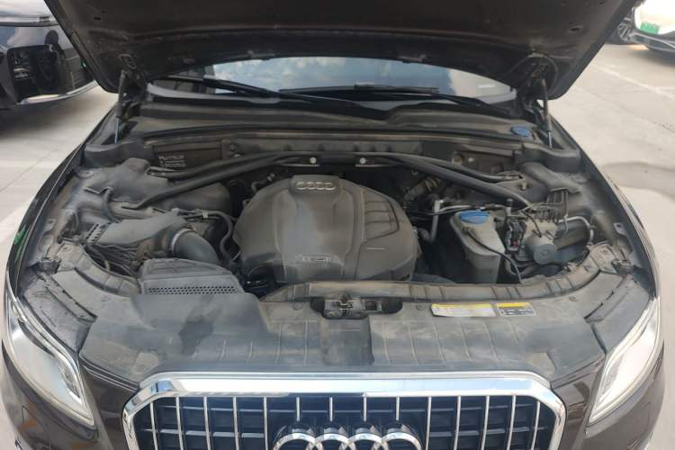 Used Audi Q5 2016 40 TFSI Trendy Edition Engine Bay