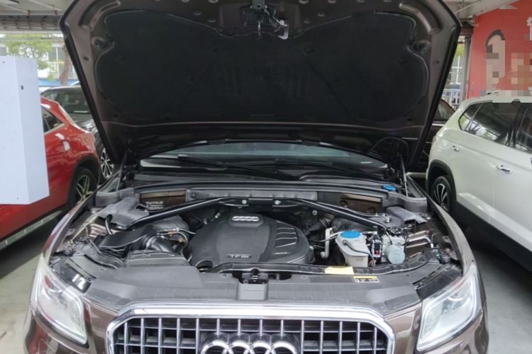 Used Audi Q5 2016 40 TFSI Trendy Edition Engine Bay