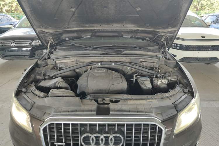 Used Audi Q5 2016 40 TFSI Technology Edition Engine Bay