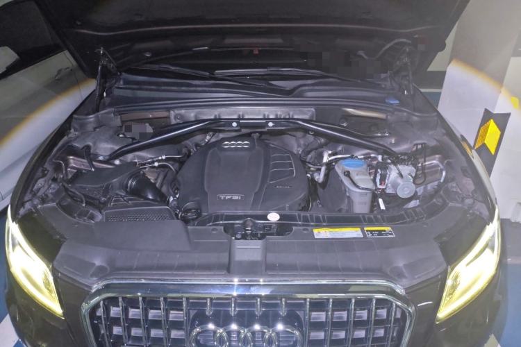 Used Audi Q5 2016 40 TFSI Technology Edition Engine Bay