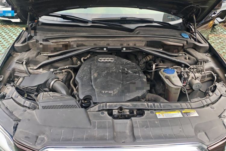 Used Audi Q5 2016 40 TFSI Comfort Model Engine Bay