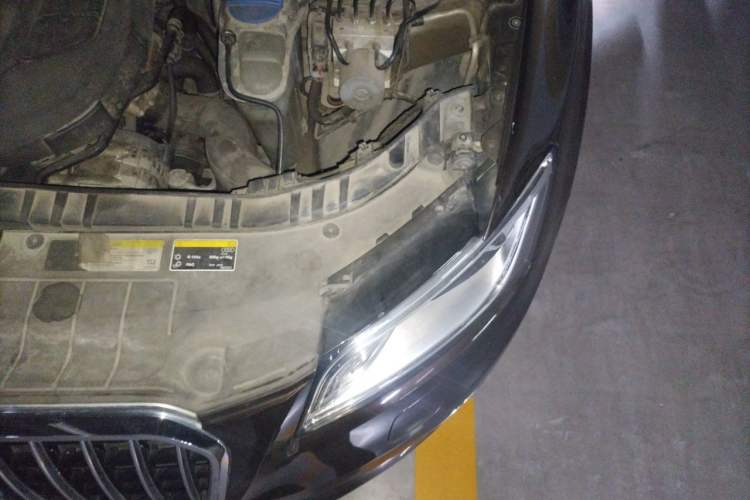 Used Audi Q5 2016 40 TFSI Comfort Model Engine Bay Left