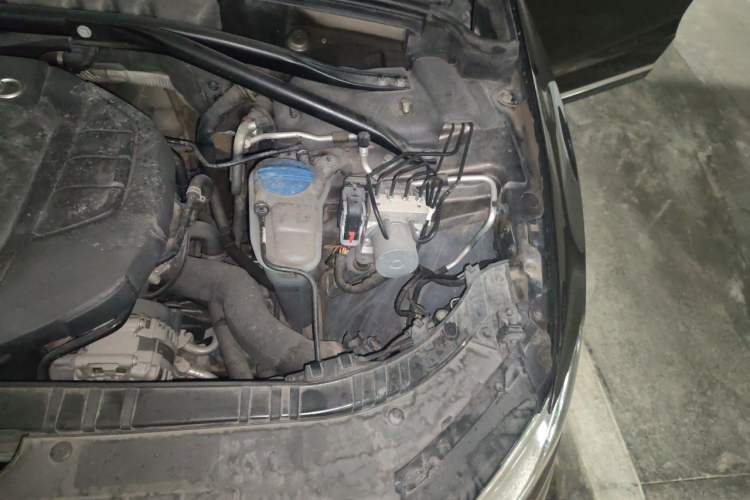 Used Audi Q5 2016 40 TFSI Technology Edition Engine Bay Left