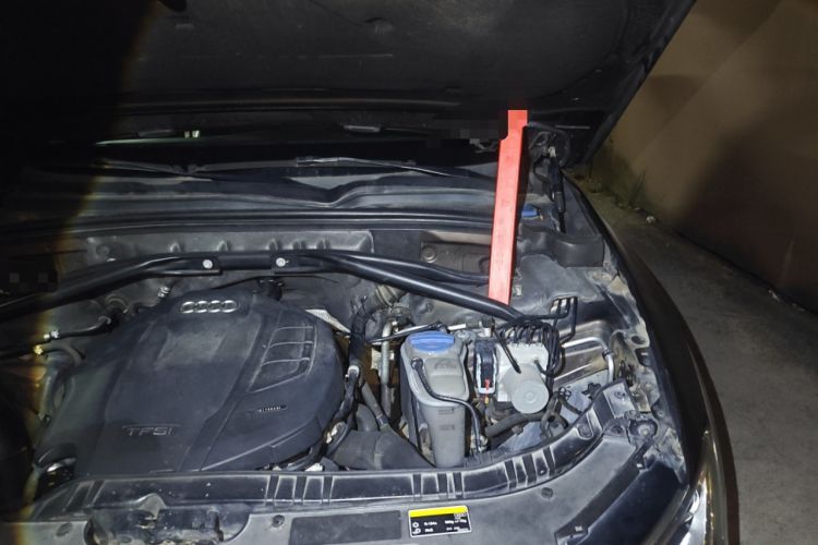 Used Audi Q5 2016 40 TFSI Technology Edition Engine Bay Left