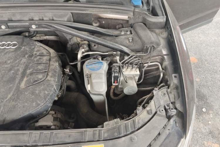 Used Audi Q5 2016 40 TFSI Trendy Edition Engine Bay Left