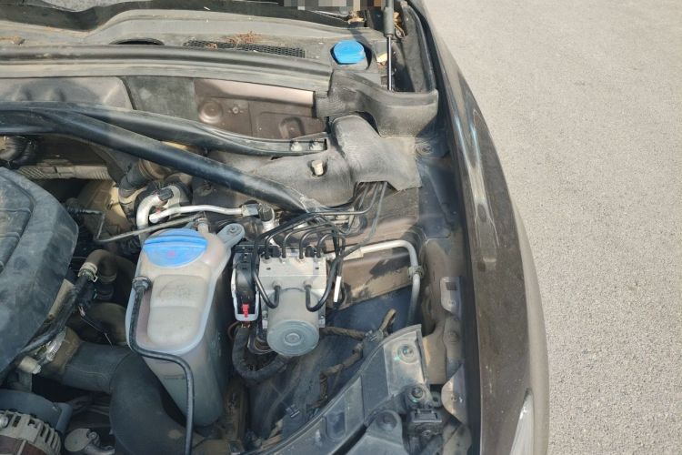 Used Audi Q5 2016 40 TFSI Technology Edition Engine Bay Left