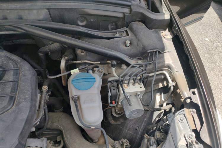 Used Audi Q5 2016 40 TFSI Technology Edition Engine Bay Left