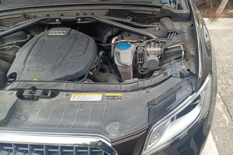 Used Audi Q5 2016 40 TFSI Technology Edition Engine Bay Left