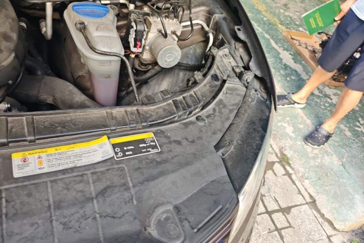 Used Audi Q5 2016 40 TFSI Comfort Model Engine Bay Left