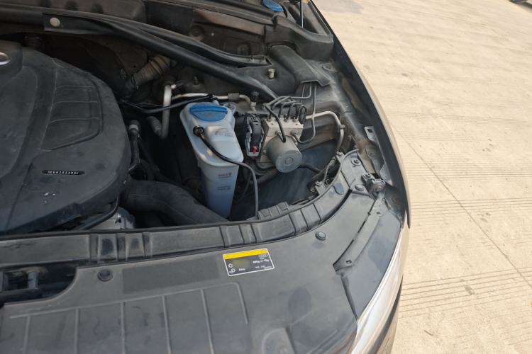 Used Audi Q5 2016 40 TFSI Technology Edition Engine Bay Left
