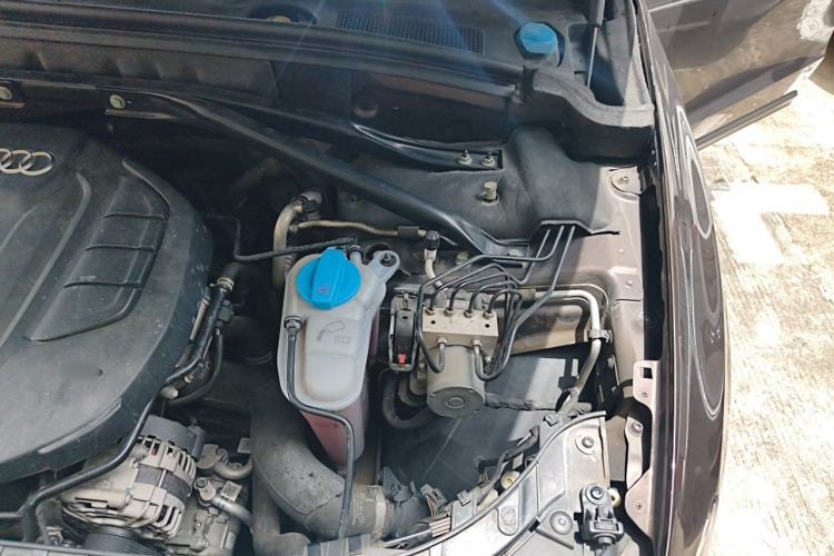 Used Audi Q5 2016 40 TFSI Trendy Edition Engine Bay Left