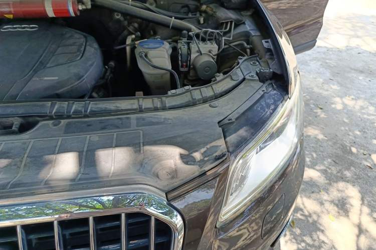 Used Audi Q5 2016 40 TFSI Technology Edition Engine Bay Left