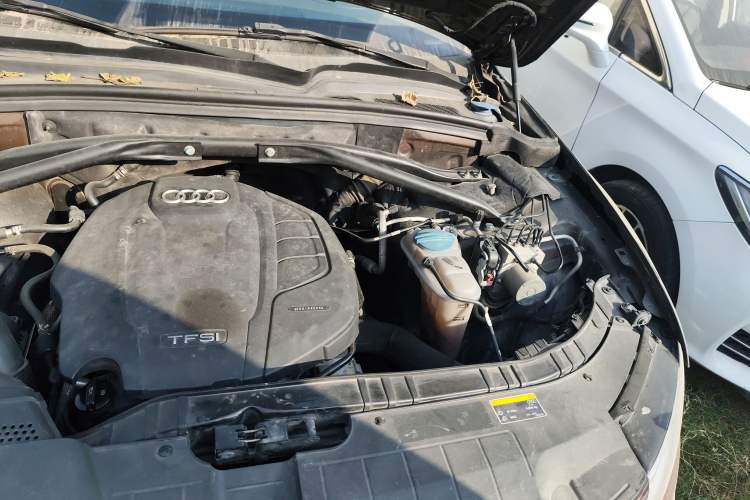Used Audi Q5 2016 40 TFSI Technology Edition Engine Bay Left