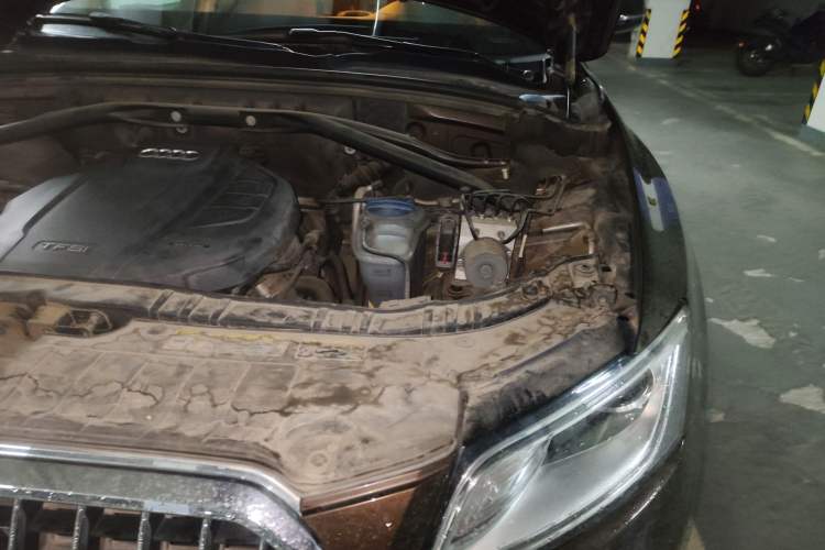 Used Audi Q5 2016 40 TFSI Comfort Model Engine Bay Left