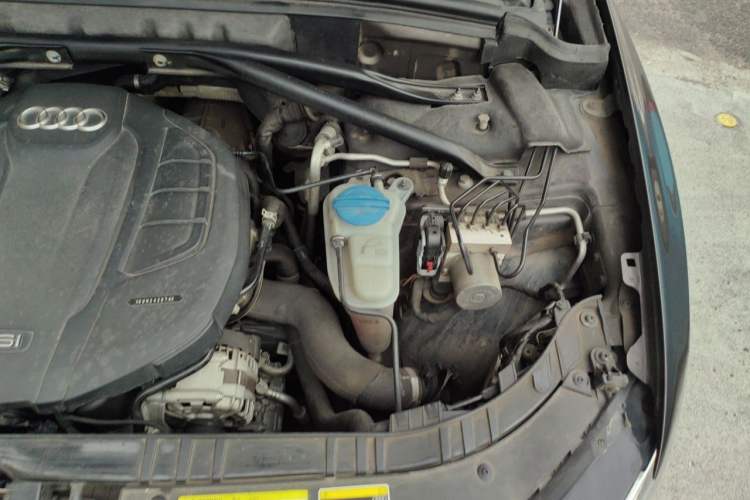 Used Audi Q5 2016 40 TFSI Technology Edition Engine Bay Left