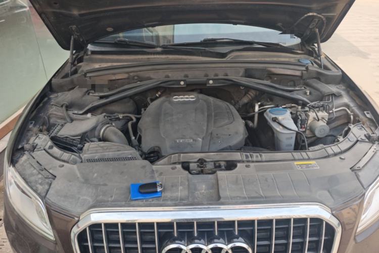 Used Audi Q5 2016 40 TFSI Technology Edition Engine Bay